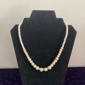 Vintage Tapered Faux Pearl Necklace Lobster Clasp Off White Pearls Rhinestones